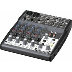 XENYX 802 (Behringer)